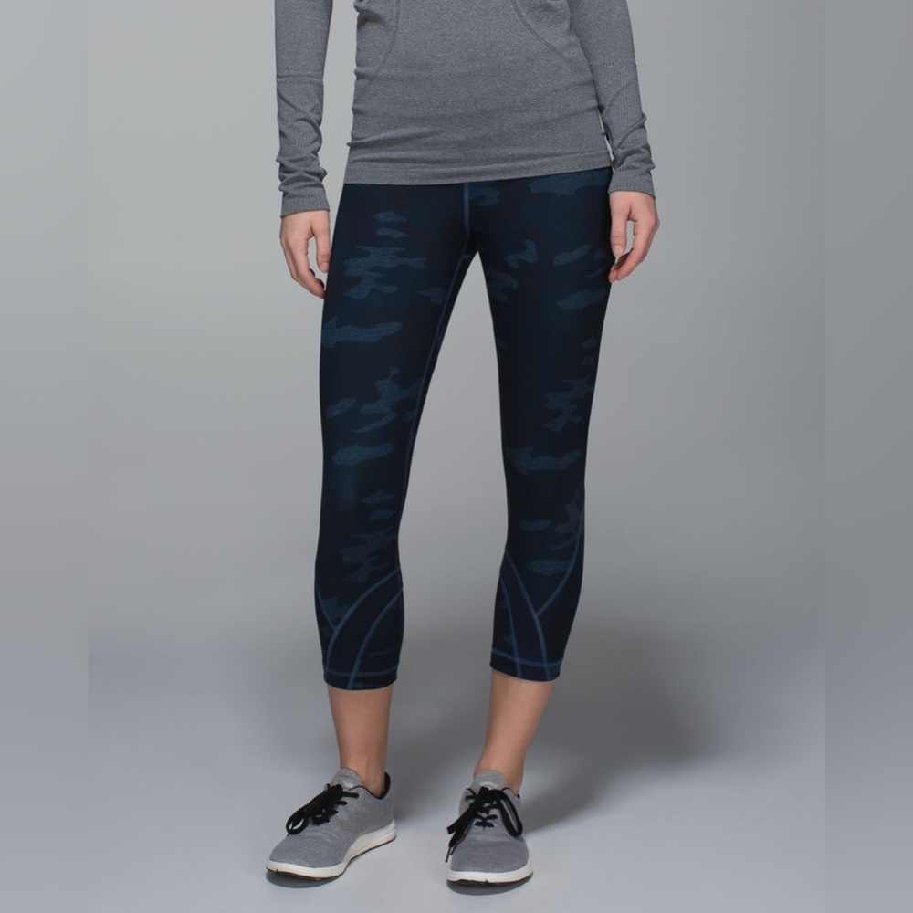 Lululemon Inspire Crop II *All Full-On Luxtreme in Blue Camo